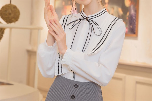 拉谷谷女装什么档次的