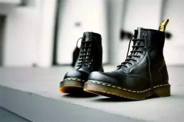 马丁靴要不要垫鞋垫